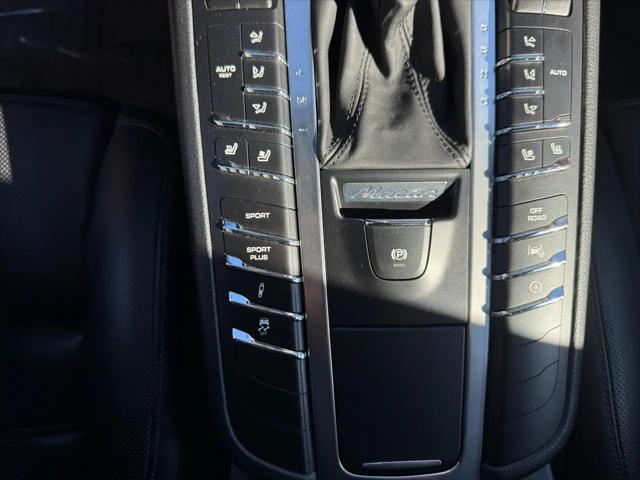 2015 Porsche Macan Turbo
