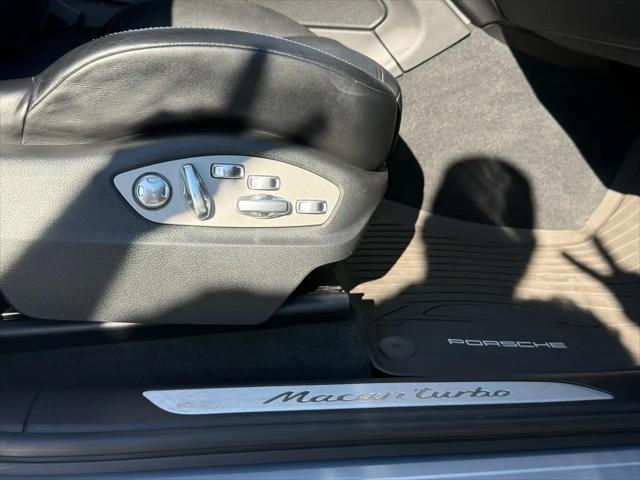 2015 Porsche Macan Turbo