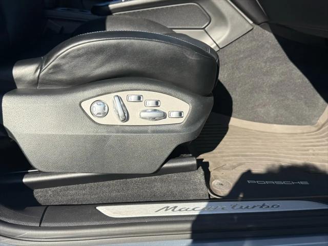 2015 Porsche Macan Turbo