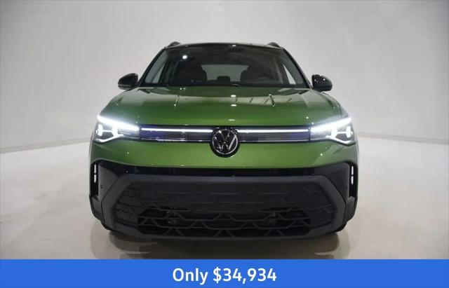 2026 Volkswagen Taos SE Black
