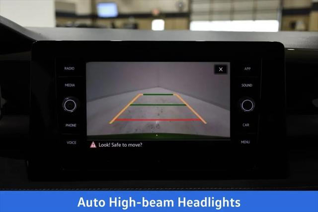2026 Volkswagen Taos SE Black