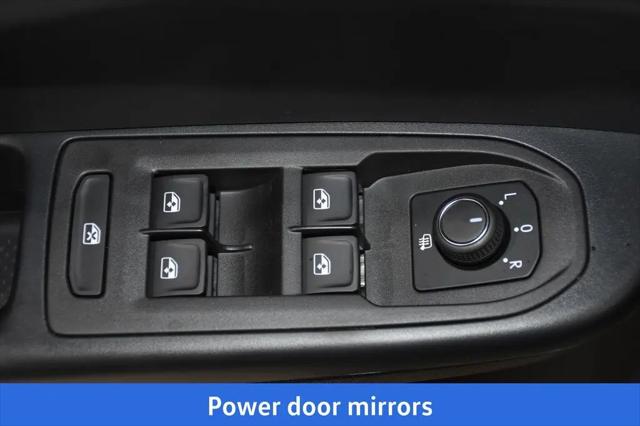 2026 Volkswagen Taos SE Black
