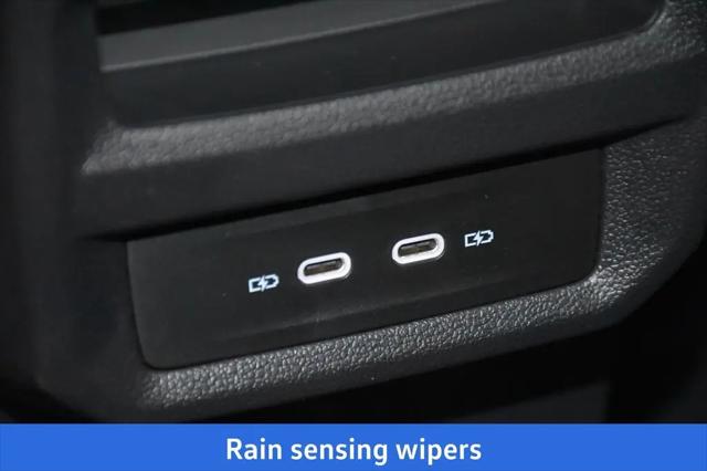 2026 Volkswagen Taos SE Black