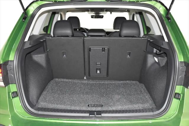 2026 Volkswagen Taos SE Black