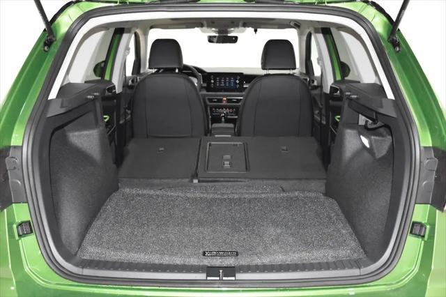 2026 Volkswagen Taos SE Black
