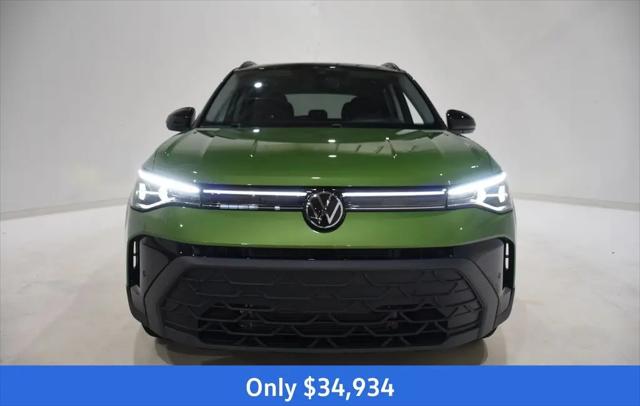 2026 Volkswagen Taos SE Black