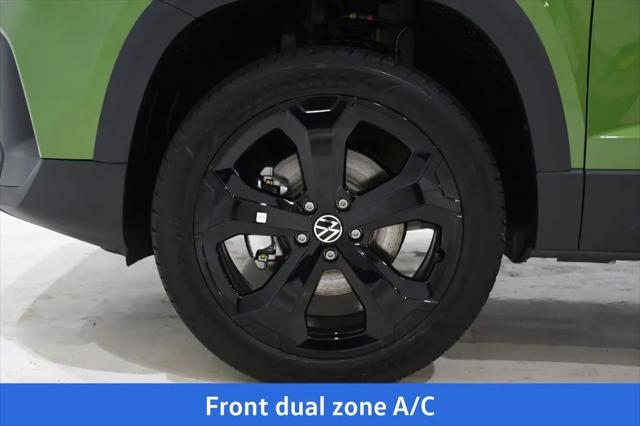 2026 Volkswagen Taos SE Black
