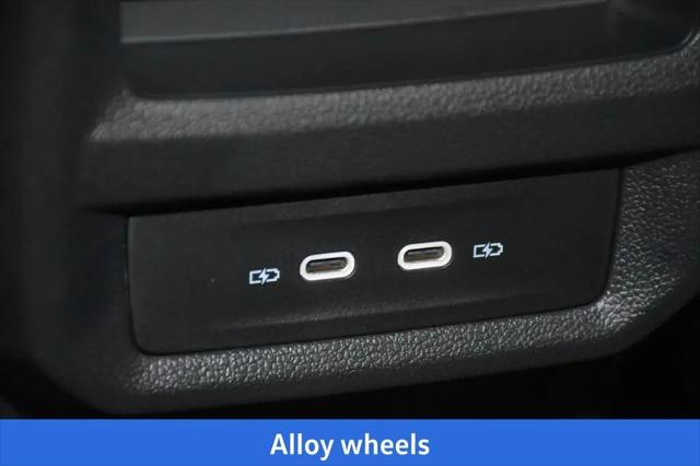 2026 Volkswagen Taos SE Black