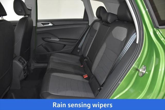 2026 Volkswagen Taos SE Black