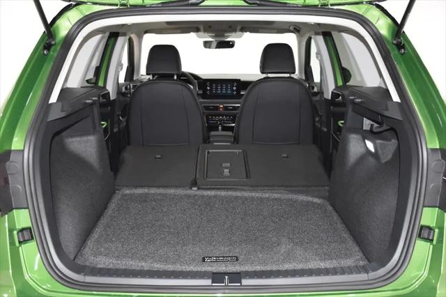 2026 Volkswagen Taos SE Black