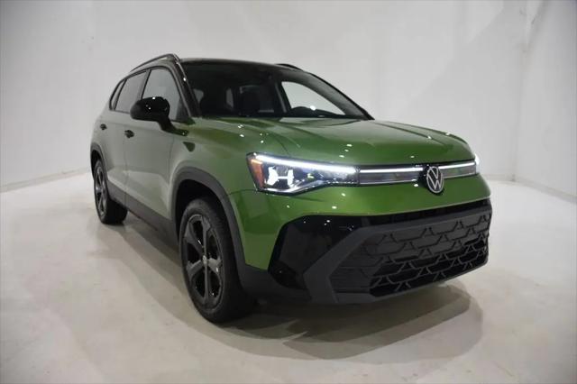 2026 Volkswagen Taos SE Black for sale in Urbana, IL