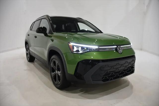 2026 Volkswagen Taos SE Black for sale in Urbana, IL