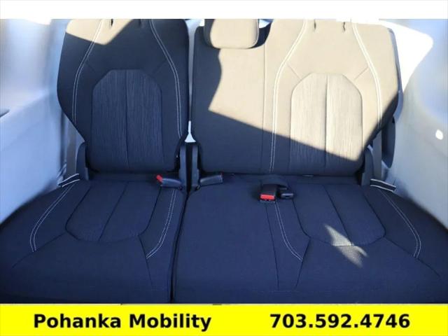 2024 Chrysler Voyager LX