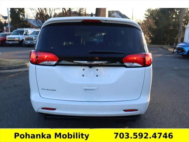 2024 Chrysler Voyager LX
