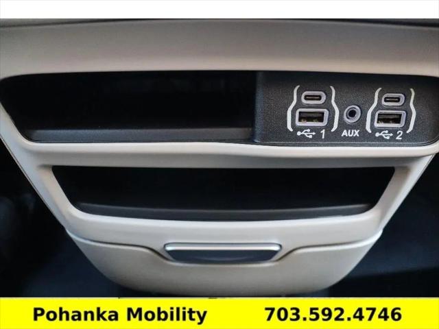 2024 Chrysler Voyager LX