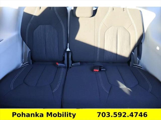 2024 Chrysler Voyager LX