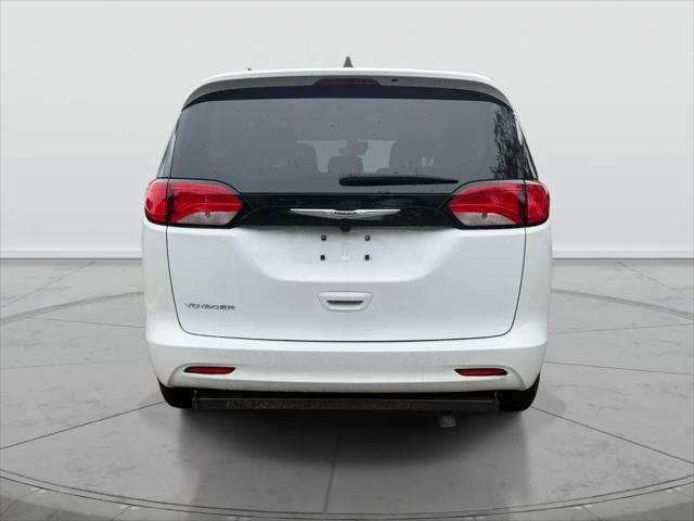 2024 Chrysler Voyager LX