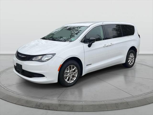 2024 Chrysler Voyager LX