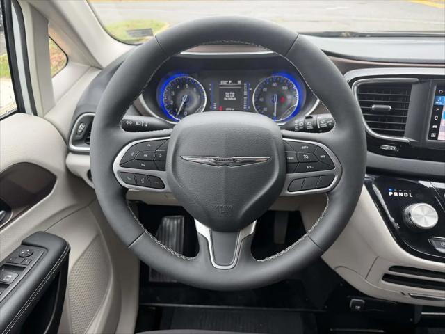 2024 Chrysler Voyager LX