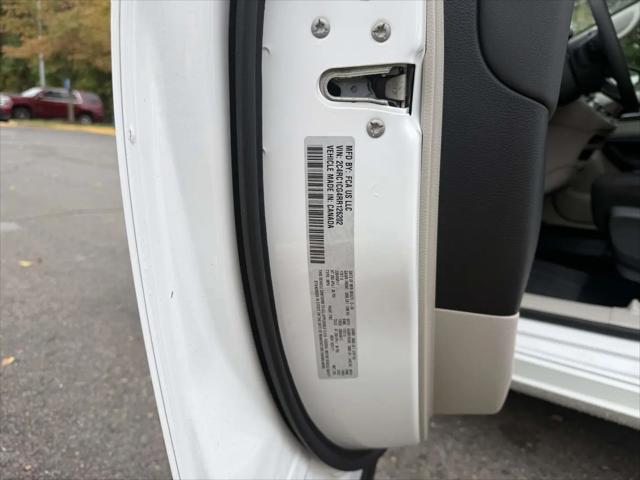 2024 Chrysler Voyager LX