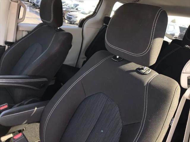 2024 Chrysler Voyager LX
