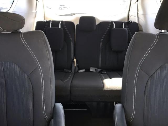 2024 Chrysler Voyager LX