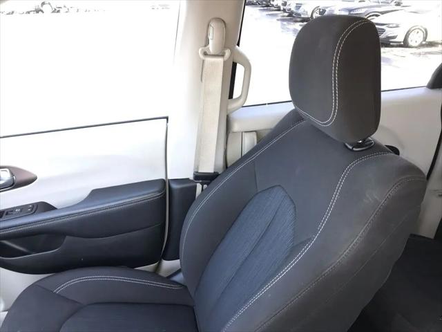 2024 Chrysler Voyager LX