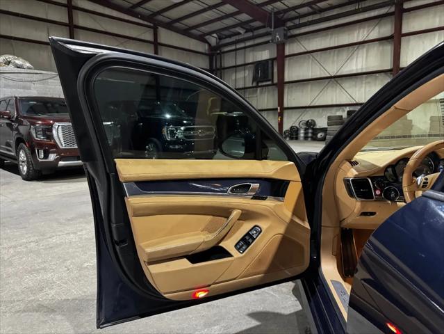 2014 Porsche Panamera 4
