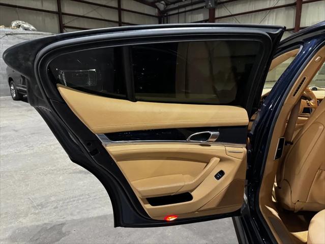 2014 Porsche Panamera 4
