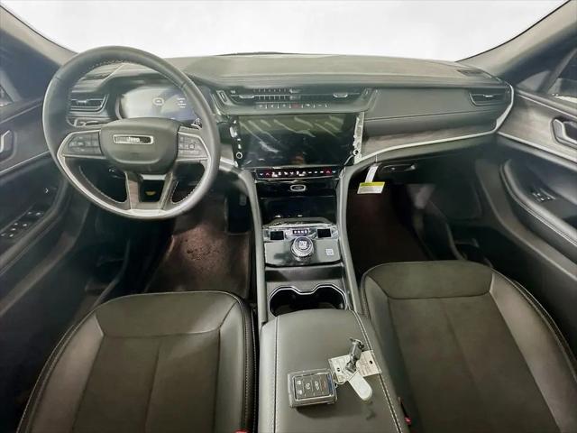 2026 Jeep Grand Cherokee Altitude 4x2