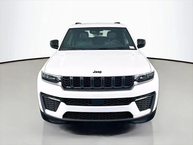 2026 Jeep Grand Cherokee Altitude 4x2