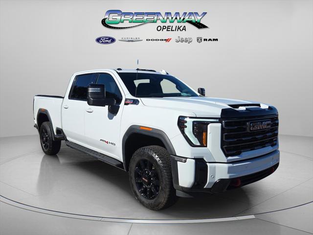 2025 GMC Sierra 2500HD 4WD Crew Cab Standard Bed AT4
