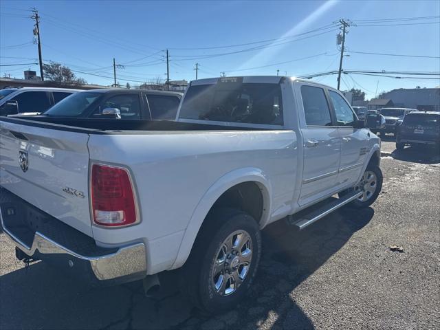 2017 RAM 3500 Laramie Crew Cab 4x4 64 Box 2017 RAM 3500 Laramie Crew Cab 4x4 64 Box
