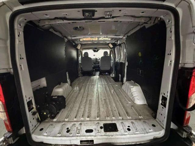 2016 Ford Transit w/60/40 Side Door w/RWB