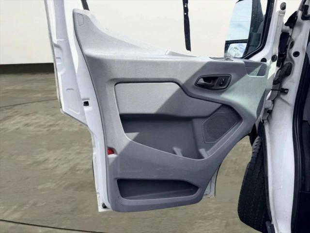 2016 Ford Transit w/60/40 Side Door w/RWB