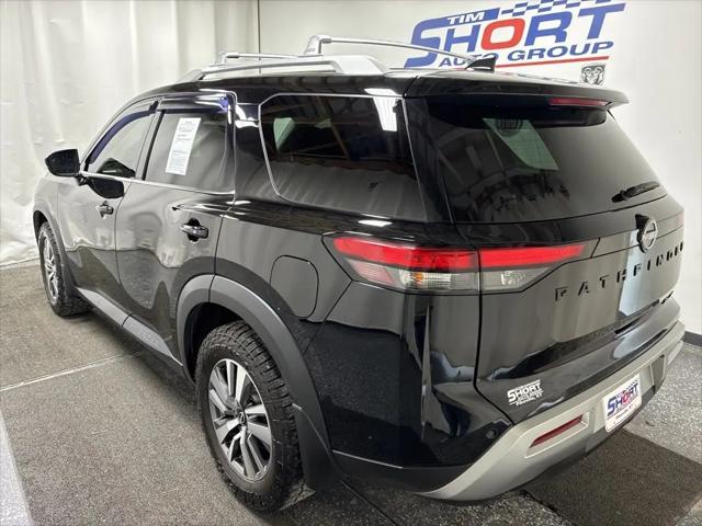 2022 Nissan Pathfinder SL 4WD