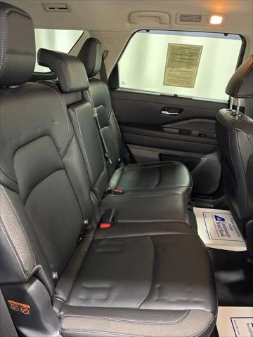 2022 Nissan Pathfinder SL 4WD