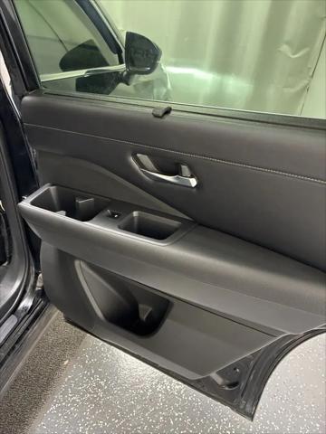 2022 Nissan Pathfinder SL 4WD