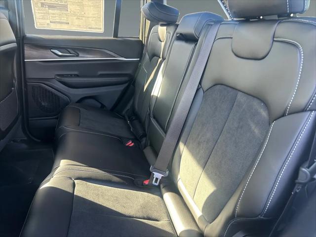 2026 Jeep Grand Cherokee Altitude 4x2