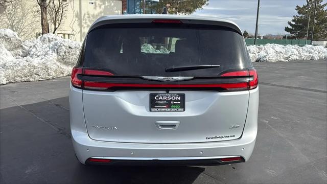 2026 Chrysler Pacifica Select AWD
