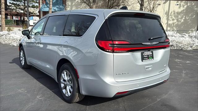 2026 Chrysler Pacifica Select AWD