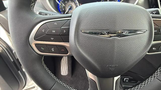 2026 Chrysler Pacifica Select AWD