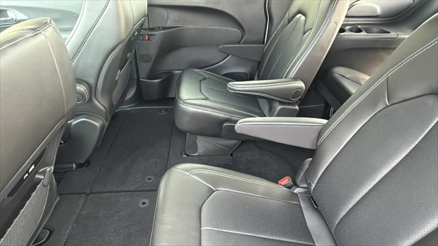 2026 Chrysler Pacifica Select AWD