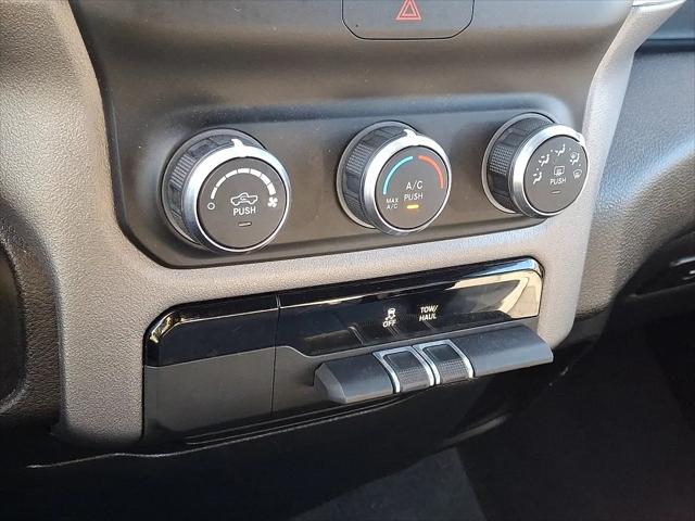 2022 Ram 1500 Big Horn Crew Cab 4x4 5'7" Box
