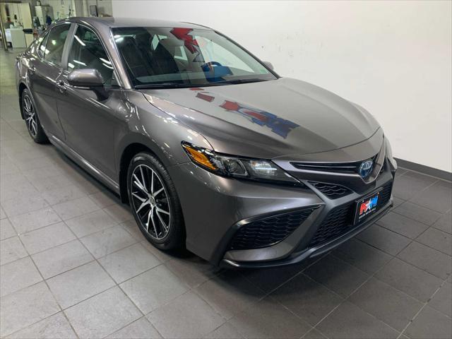 2023 Toyota Camry SE Hybrid