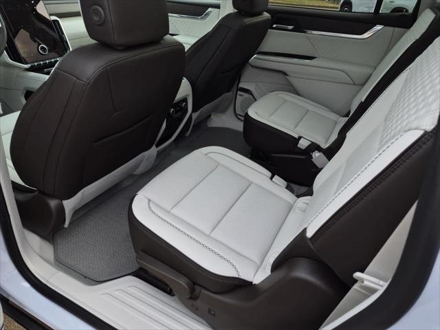 2026 GMC Acadia Denali AWD