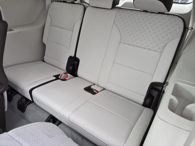 2026 GMC Acadia Denali AWD