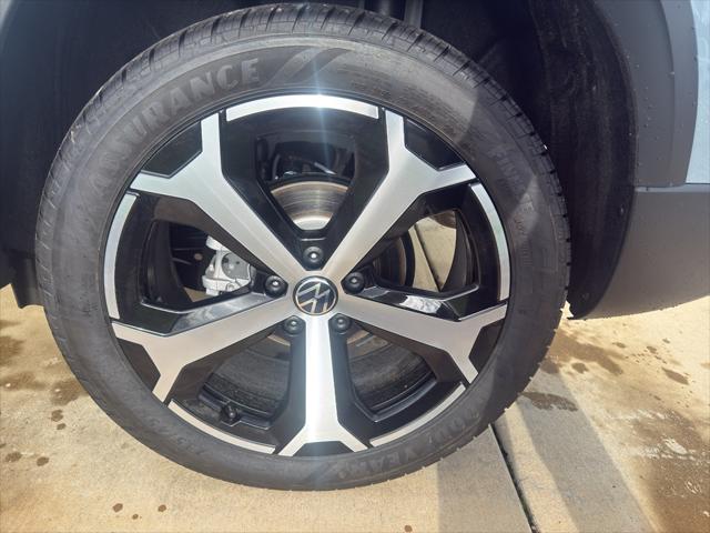 2026 Volkswagen Taos SEL