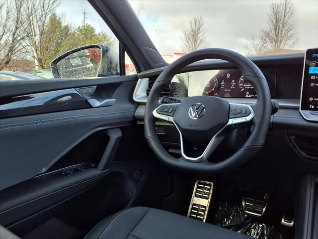 2026 Volkswagen Tiguan SE R-Line Black