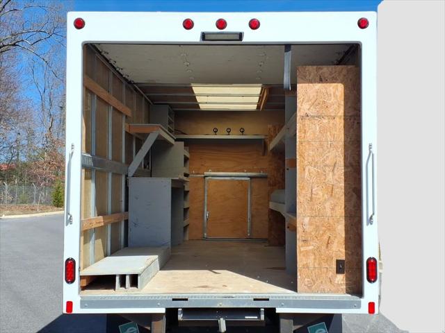 2022 Ford E-350 Cutaway Base